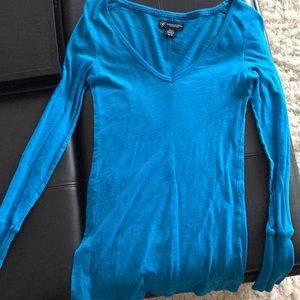 American Eagle long sleeve v-neck